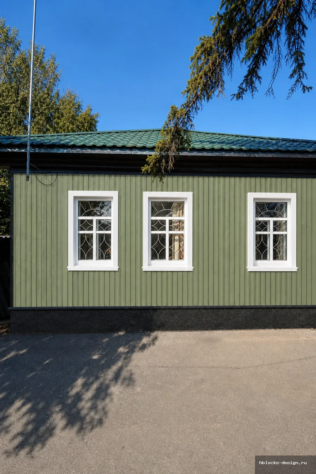 House exterior · доборка окон белого цвета